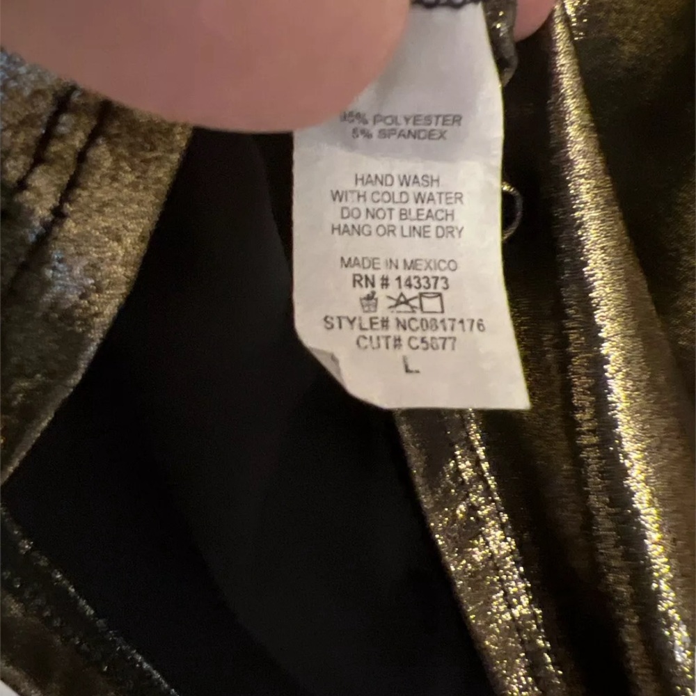 NWT CHARLOTTE RUSSE Blouse Gold Shimmer Women's Size L - Picture 5 of 5